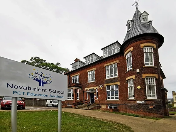 Novaturient School